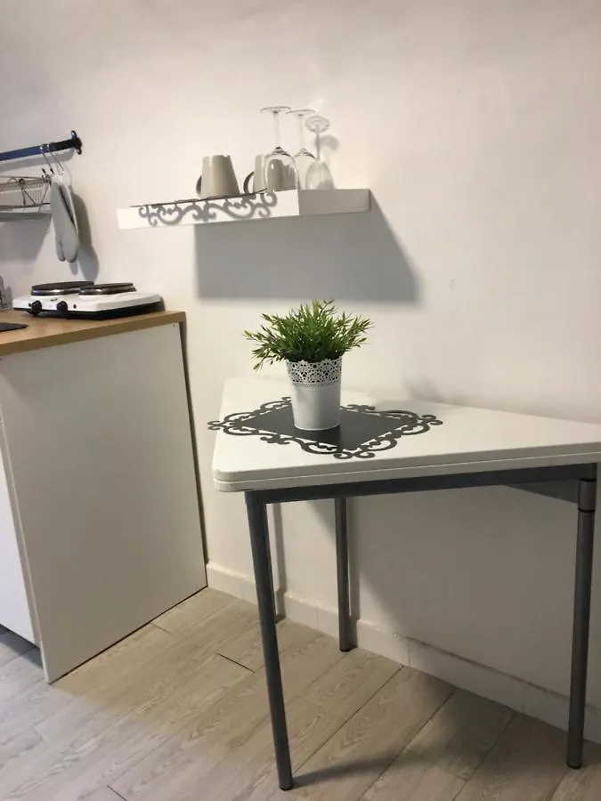 Mini Flat Wifi Apartment Bari 0*,